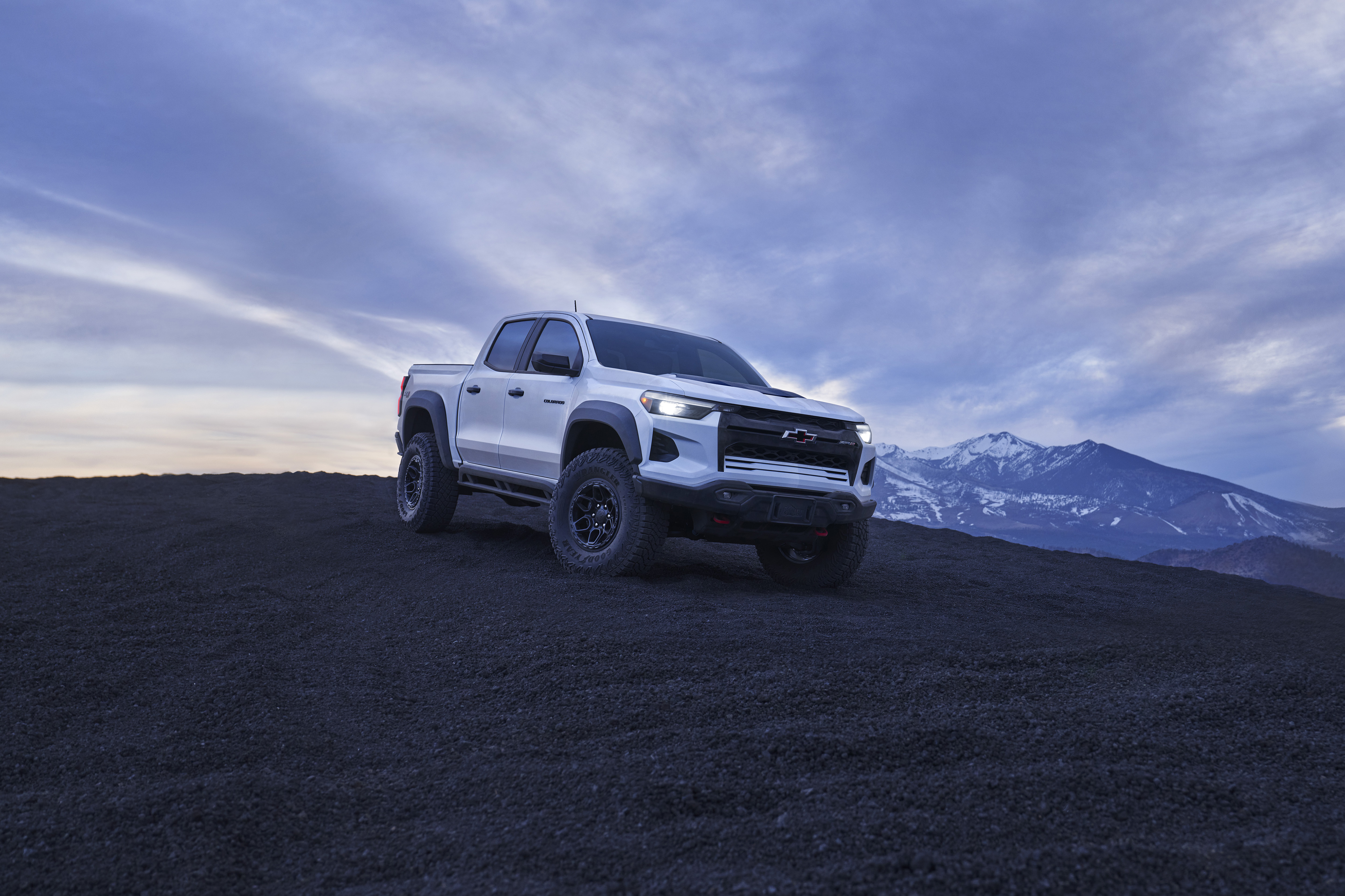CHEVROLET INTRODUCES 2024 COLORAOD ZR2 BISON